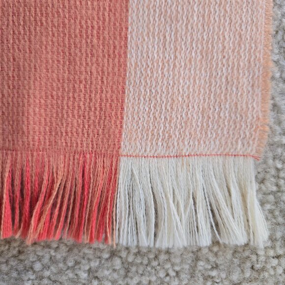 NWOT Pink Alpaca Scarf - Picture 7 of 9